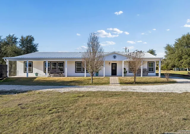 Photo 4 of Single family home for sale at 11890 Ranch Road 965, Fredericksburg, TX 78624 | MLS# 1931247 | Listing updated on 2026-08-19