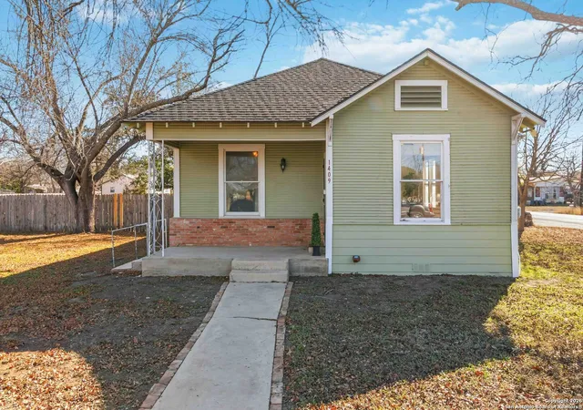 Photo 1 of Single family home for sale at 1409 21st, Hondo, TX 78861 | MLS# 1931283 | Listing updated on 2026-03-02