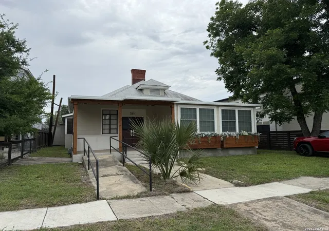 Homes for sale in San Antonio, TX | 325 E Locust, San Antonio, TX 78212 | MLS# 1931289