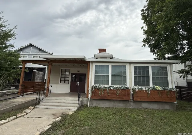 Homes for sale in San Antonio, TX | 325 E Locust, San Antonio, TX 78212 | MLS# 1931289