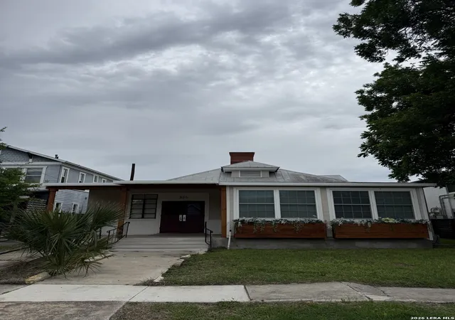 Homes for sale in San Antonio, TX | 325 E Locust, San Antonio, TX 78212 | MLS# 1931289