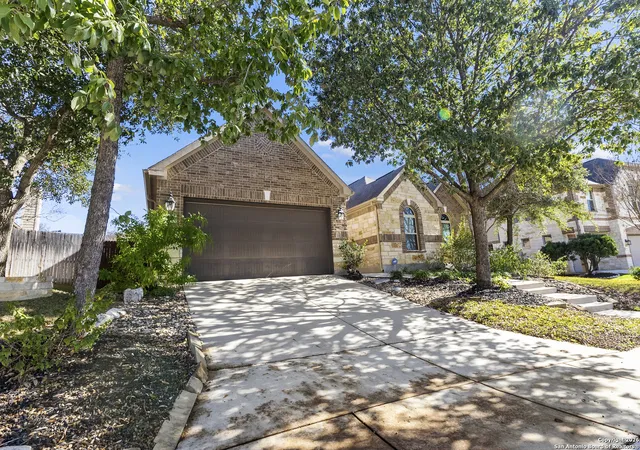 Photo 3 of Sale Pending at 3843 Ox Eye Daisy, San Antonio, TX 78261 | MLS# 1931299 | Listing updated on 2026-03-15