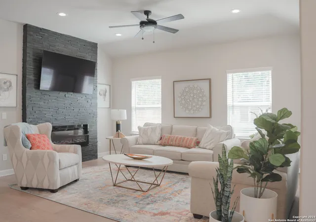 Photo 3 of Single family home for sale at 1215 Lamar, San Antonio, TX 78202 | MLS# 1931312 | Listing updated on 2026-03-31