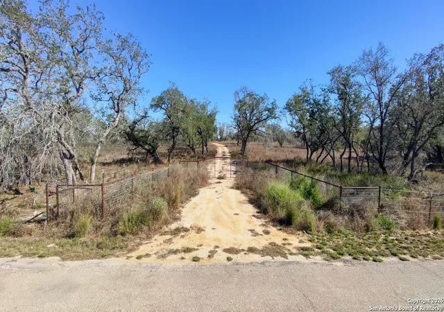 12th image of 2743 & 2739 Cr 770, Natalia, TX 78059 | MLS# 1931316