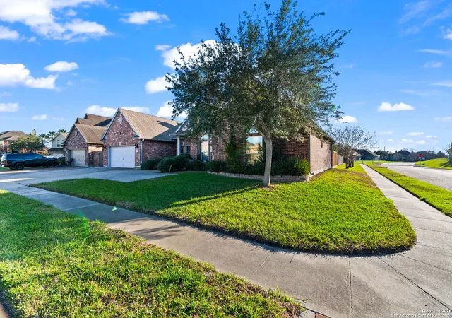 Photo 3 of Single family home for sale at 6101 Greenough Ct, Corpus Christi, TX 78414 | MLS# 1931340 | Listing updated on 2026-03-07