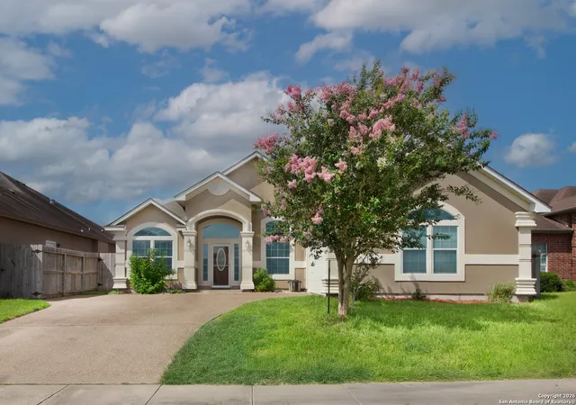 Photo 2 of Single family home for sale at 6825 Old Square, Corpus Christi, TX 78414 | MLS# 1931362 | Listing updated on 2026-02-06