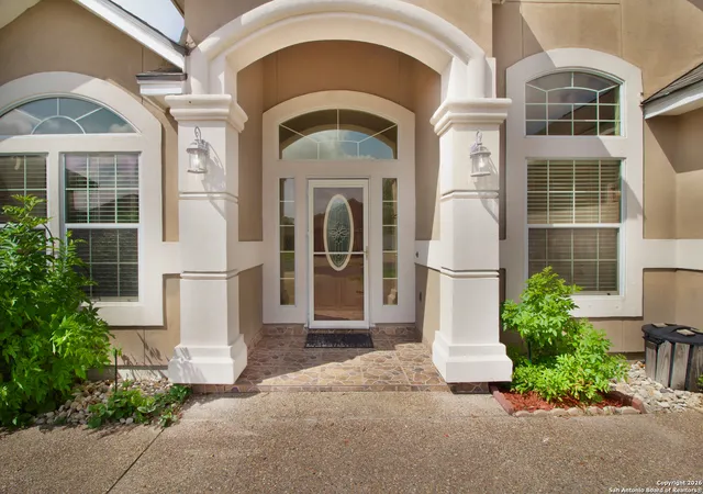 Photo 4 of Single family home for sale at 6825 Old Square, Corpus Christi, TX 78414 | MLS# 1931362 | Listing updated on 2026-02-06
