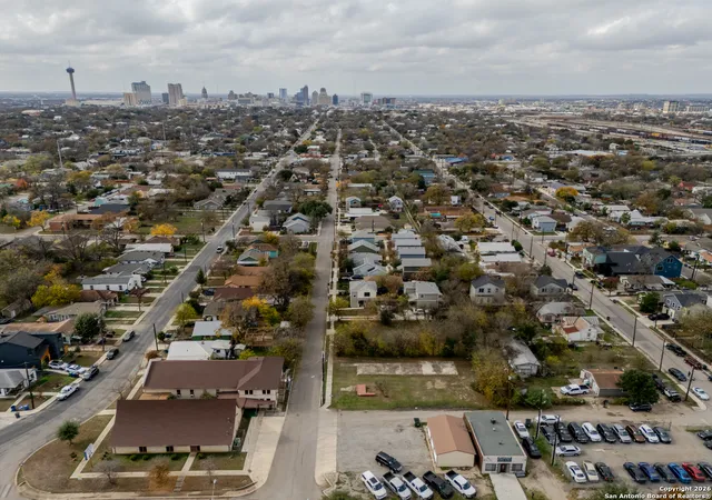 Photo 2 of Single family home for sale at 1534 Lamar, San Antonio, TX 78202 | MLS# 1931420 | Listing updated on 2026-01-16