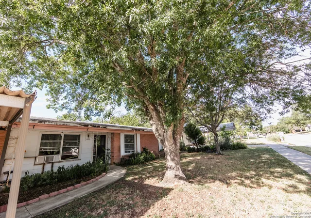Photo 3 of Sale Pending at 4839 Newcome, San Antonio, TX 78229 | MLS# 1931475 | Listing updated on 2026-05-15