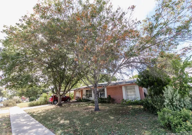 Photo 3 of Sale Pending at 4839 Newcome, San Antonio, TX 78229 | MLS# 1931475 | Listing updated on 2026-05-15