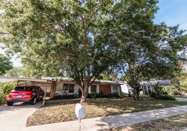 Photo 4 of Sale Pending at 4839 Newcome, San Antonio, TX 78229 | MLS# 1931475 | Listing updated on 2026-05-15
