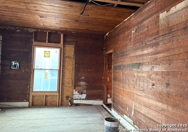 Photo 3 of Sale Pending at 717 E Euclid, San Antonio, TX 78212 | MLS# 1931518 | Listing updated on 2026-03-16