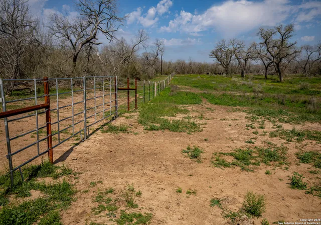 4th image of Tbd Felix Rd, Saint Hedwig, TX 78152 | MLS# 1931737