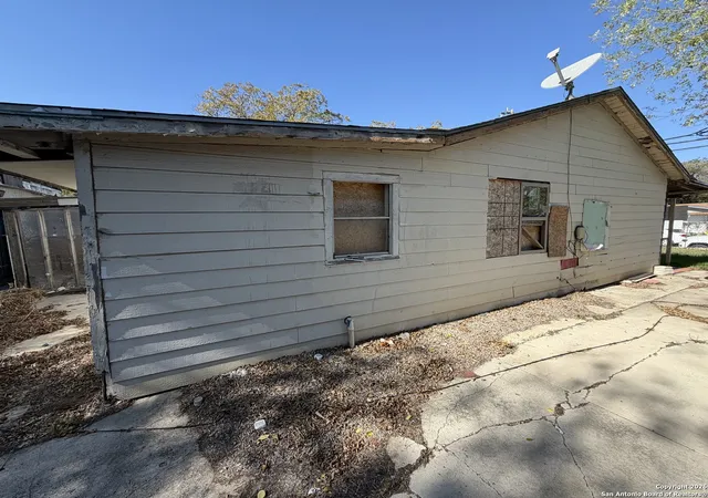 Photo 2 of Single family home for sale at 206 Caddo, San Antonio, TX 78211 | MLS# 1931809 | Listing updated on 2026-01-17