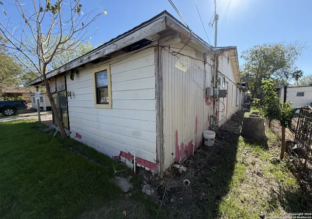 Photo 1 of Single family home for sale at 206 Caddo, San Antonio, TX 78211 | MLS# 1931809 | Listing updated on 2026-01-17