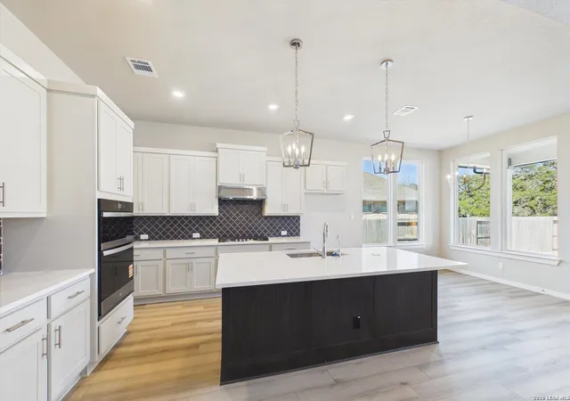 Photo 3 of Sale Pending at 429 Foxbrook Way, Cibolo, TX 78108 | MLS# 1931855 | Listing updated on 2026-04-16