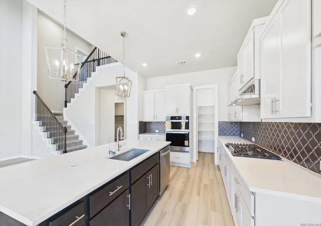 Photo 4 of Sale Pending at 429 Foxbrook Way, Cibolo, TX 78108 | MLS# 1931855 | Listing updated on 2026-04-16