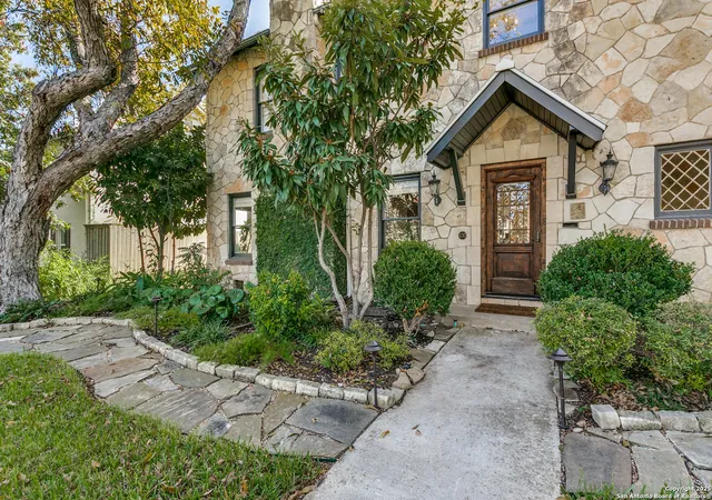 Homes for sale in Olmos Park, TX | 430 Thelma Dr, Olmos Park, TX 78212 | MLS# 1931864