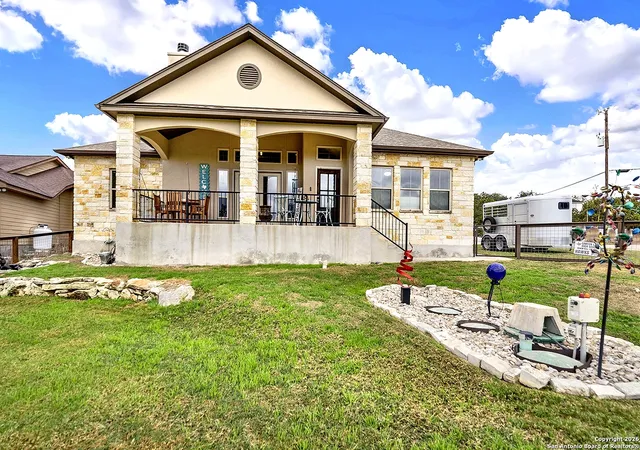 Photo 2 of Single family home for sale at 543 Airline, Canyon Lake, TX 78133 | MLS# 1931867 | Listing updated on 2026-01-17