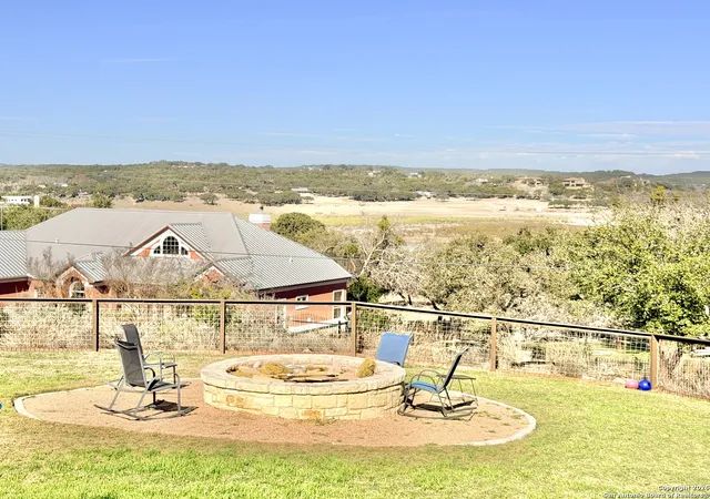 Photo 4 of Single family home for sale at 543 Airline, Canyon Lake, TX 78133 | MLS# 1931867 | Listing updated on 2026-01-17