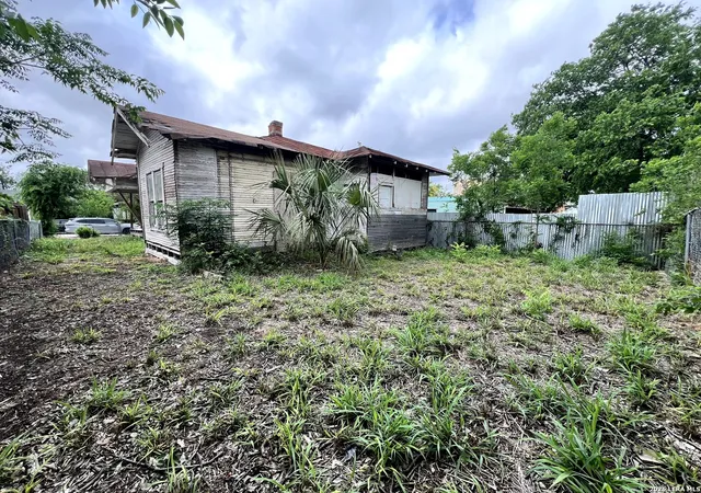 Photo 3 of Single family home for sale at 115 Glorietta, San Antonio, TX 78202 | MLS# 1931873 | Listing updated on 2026-07-23