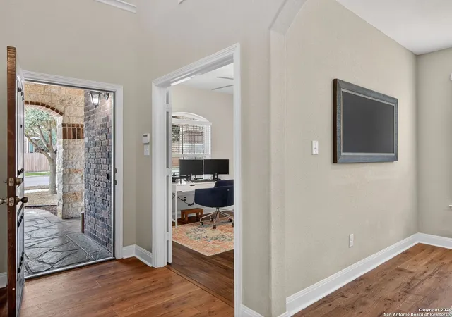 Photo 3 of Sale Pending at 425 Timber Crk Dr, Cibolo, TX 78108 | MLS# 1931981 | Listing updated on 2026-03-15