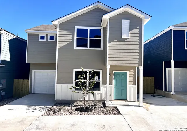 Photo 2 of Single family home for sale at 2075 Silver Oak Dr, San Antonio, TX 78213 | MLS# 1932101 | Listing updated on 2026-03-07