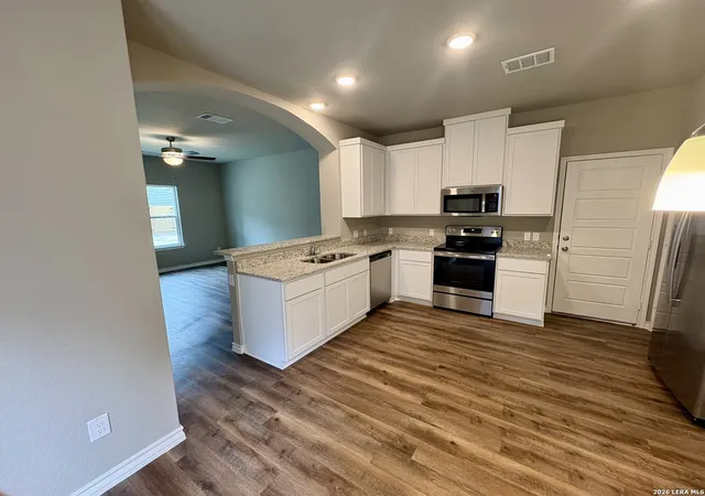 Photo 3 of Single family home for sale at 2075 Silver Oak Dr, San Antonio, TX 78213 | MLS# 1932101 | Listing updated on 2026-03-07