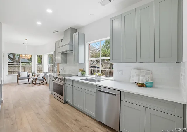Photo 3 of Sale Pending at 103 Rimdale, Universal City, TX 78148 | MLS# 1932120 | Listing updated on 2026-02-10