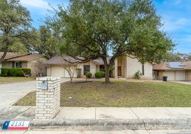 Photo 3 of Sale Pending at 2131 Oak Wild, San Antonio, TX 78219 | MLS# 1932149 | Listing updated on 2026-04-05