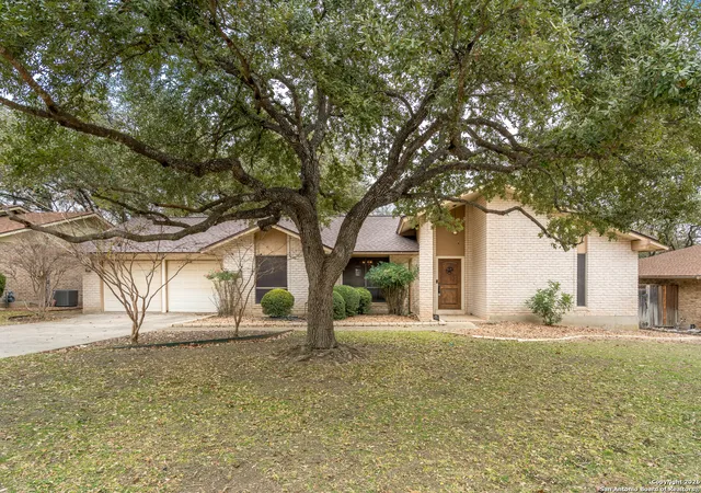 Photo 3 of Sale Pending at 2131 Oak Wild, San Antonio, TX 78219 | MLS# 1932149 | Listing updated on 2026-04-05