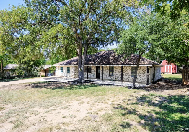 Photo 2 of Sale Pending at 1716 Silver Saddle, Kerrville, TX 78028 | MLS# 1932150 | Listing updated on 2026-02-06
