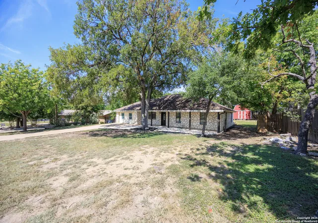 Photo 3 of Sale Pending at 1716 Silver Saddle, Kerrville, TX 78028 | MLS# 1932150 | Listing updated on 2026-02-06