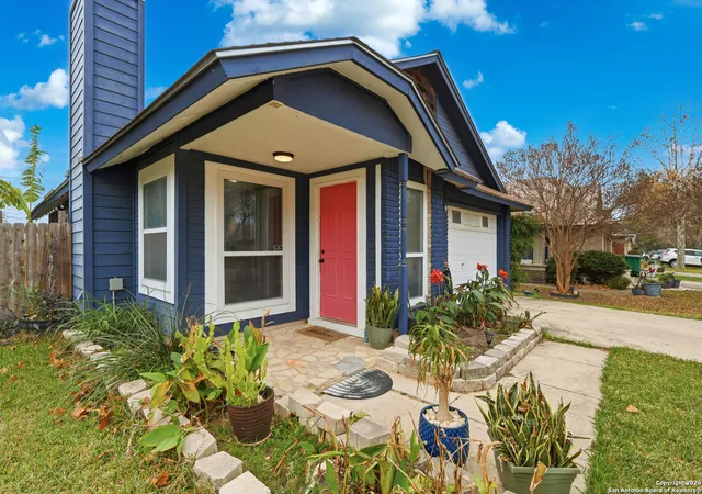 Photo 2 of Sale Pending at 3342 Stoney Sq, San Antonio, TX 78247 | MLS# 1932152 | Listing updated on 2026-03-17