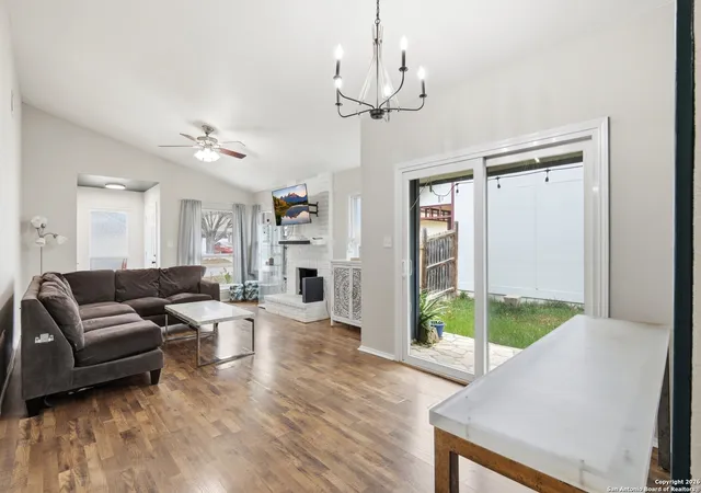 Photo 4 of Sale Pending at 3342 Stoney Sq, San Antonio, TX 78247 | MLS# 1932152 | Listing updated on 2026-03-17