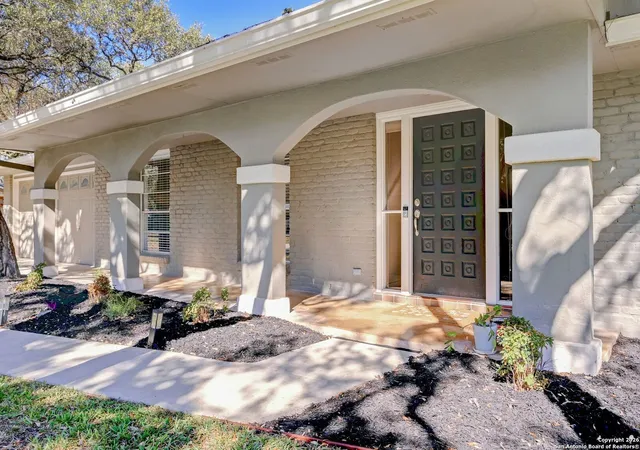 Photo 4 of Sale Pending at 133 Garrapata Ln, San Antonio, TX 78232 | MLS# 1932168 | Listing updated on 2026-03-08