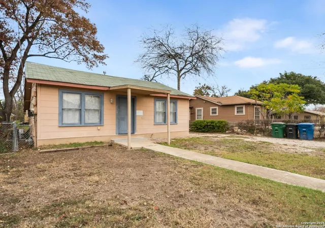 Photo 2 of Sale Pending at 307 Jennings, San Antonio, TX 78225 | MLS# 1932218 | Listing updated on 2026-02-11