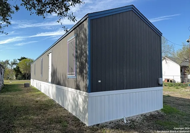 3rd image of 316 Simmons, Aguadulce, TX 78330 | MLS# 1932228