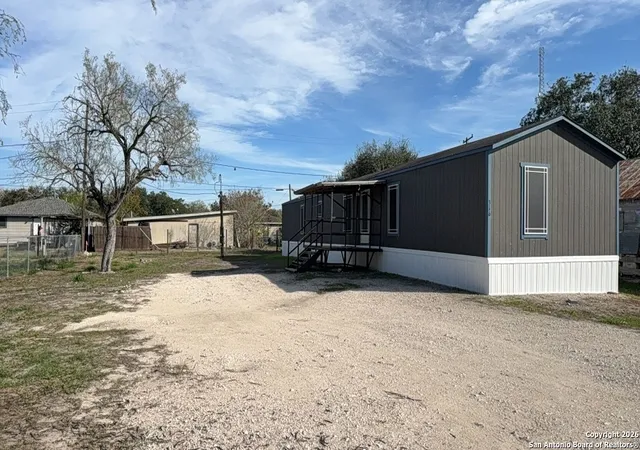14th image of 316 Simmons, Aguadulce, TX 78330 | MLS# 1932228