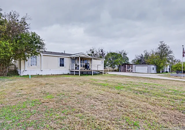 2nd image of 1438 Country, Marion, TX 78124 | MLS# 1932237