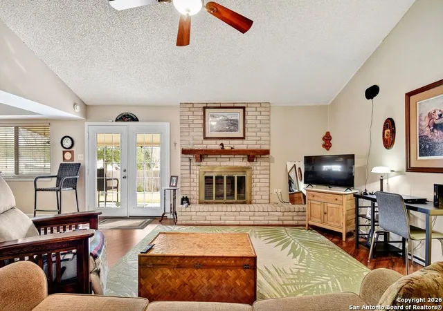 Photo 4 of Sale Pending at 5814 Echoway, San Antonio, TX 78247 | MLS# 1932241 | Listing updated on 2026-03-07
