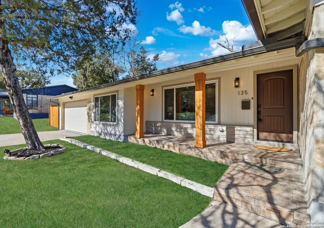Photo 4 of Sale Pending at 135 Arvin, San Antonio, TX 78209 | MLS# 1932298 | Listing updated on 2026-02-05
