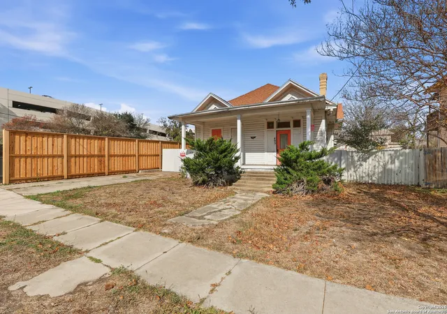 Photo 2 of Single family home for sale at 405 Laurel, San Antonio, TX 78212 | MLS# 1932356 | Listing updated on 2026-03-27