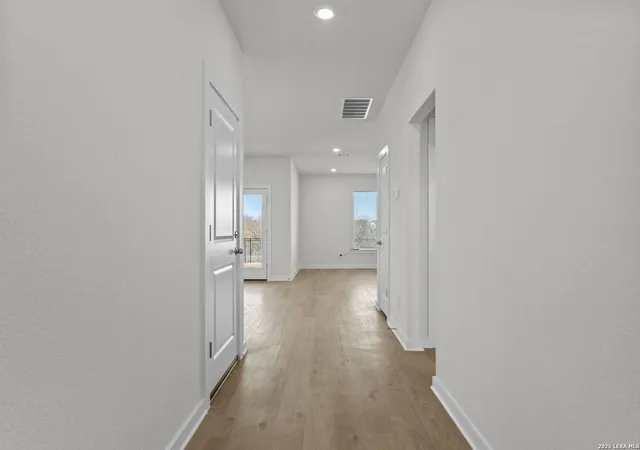 Photo 1 of Single family home for sale at 516 Salamander St, San Marcos, TX 78666 | MLS# 1932380 | Listing updated on 2026-02-09