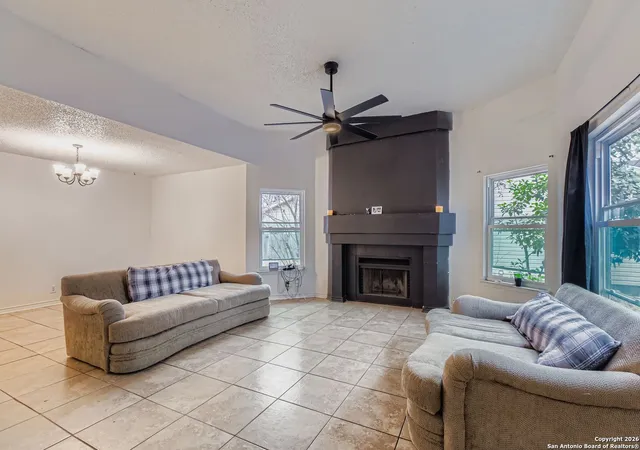 4th image of 10011 Sugarloaf Dr, San Antonio, TX 78245 | MLS# 1932384