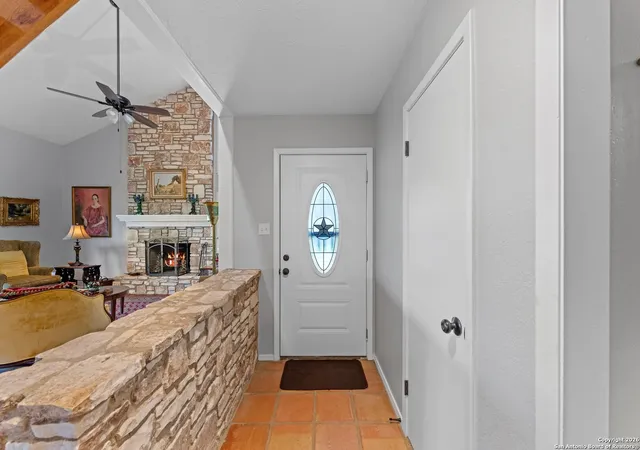 Photo 4 of Sale Pending at 530 Sand Bnd, Kerrville, TX 78028 | MLS# 1932396 | Listing updated on 2026-05-14