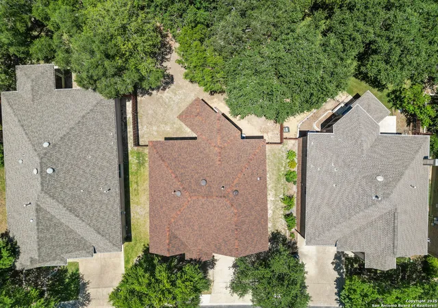 Photo 4 of Sale Pending at 2831 Dusseldorf, San Antonio, TX 78230 | MLS# 1932446 | Listing updated on 2026-03-17