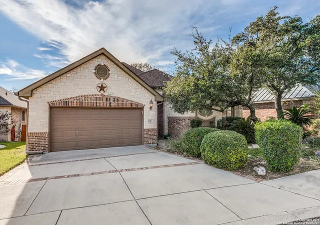 Photo 3 of Single family home for sale at 43 Great Wood, San Antonio, TX 78232 | MLS# 1932449 | Listing updated on 2026-01-15