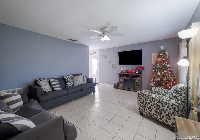 4th image of 4063 Gallery Sun Dr, San Antonio, TX 78244 | MLS# 1932540