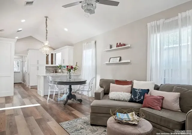 5th image of 1006 Center, San Antonio, TX 78202 | MLS# 1932571